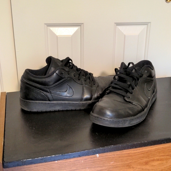 Nike Air Jordan 1 Low - Picture 5 of 6